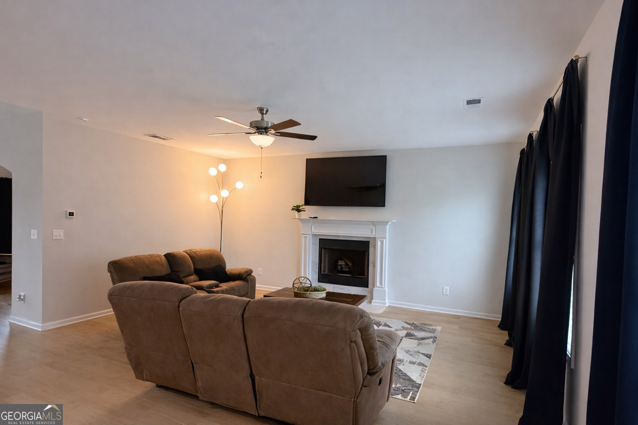 4355 Cornwall Drive Property Photo 5