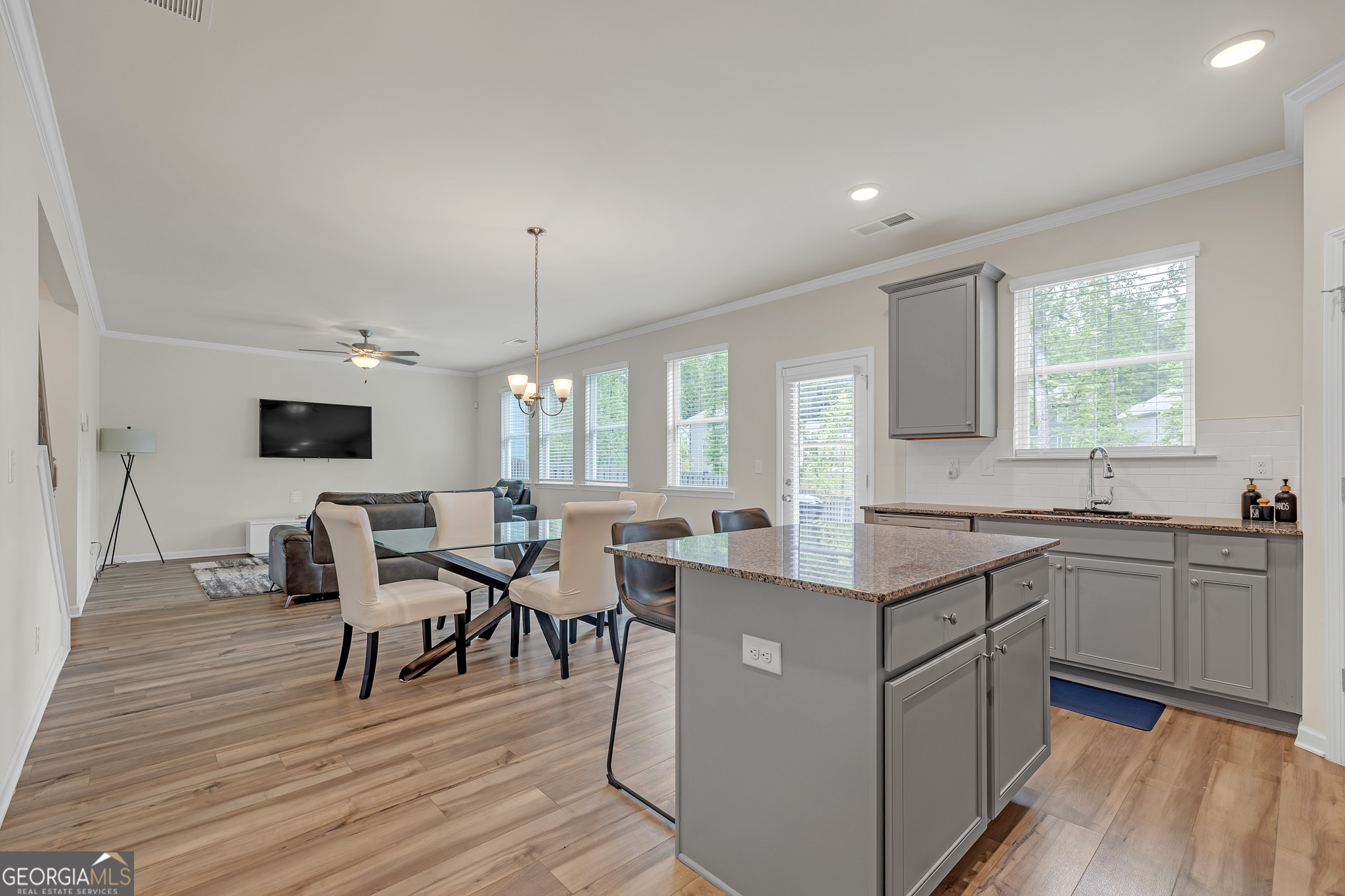 571 Hancock Drive Se Property Photo 10