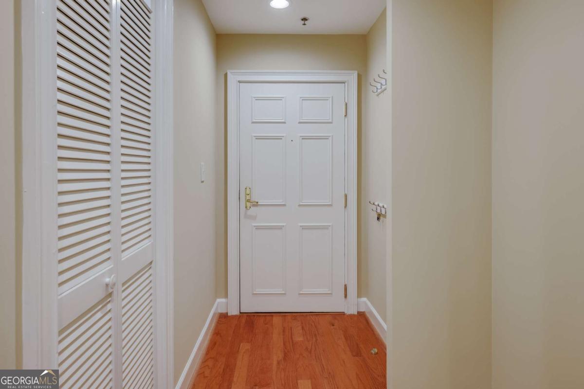 247 Washington Street # 302 Property Photo 9