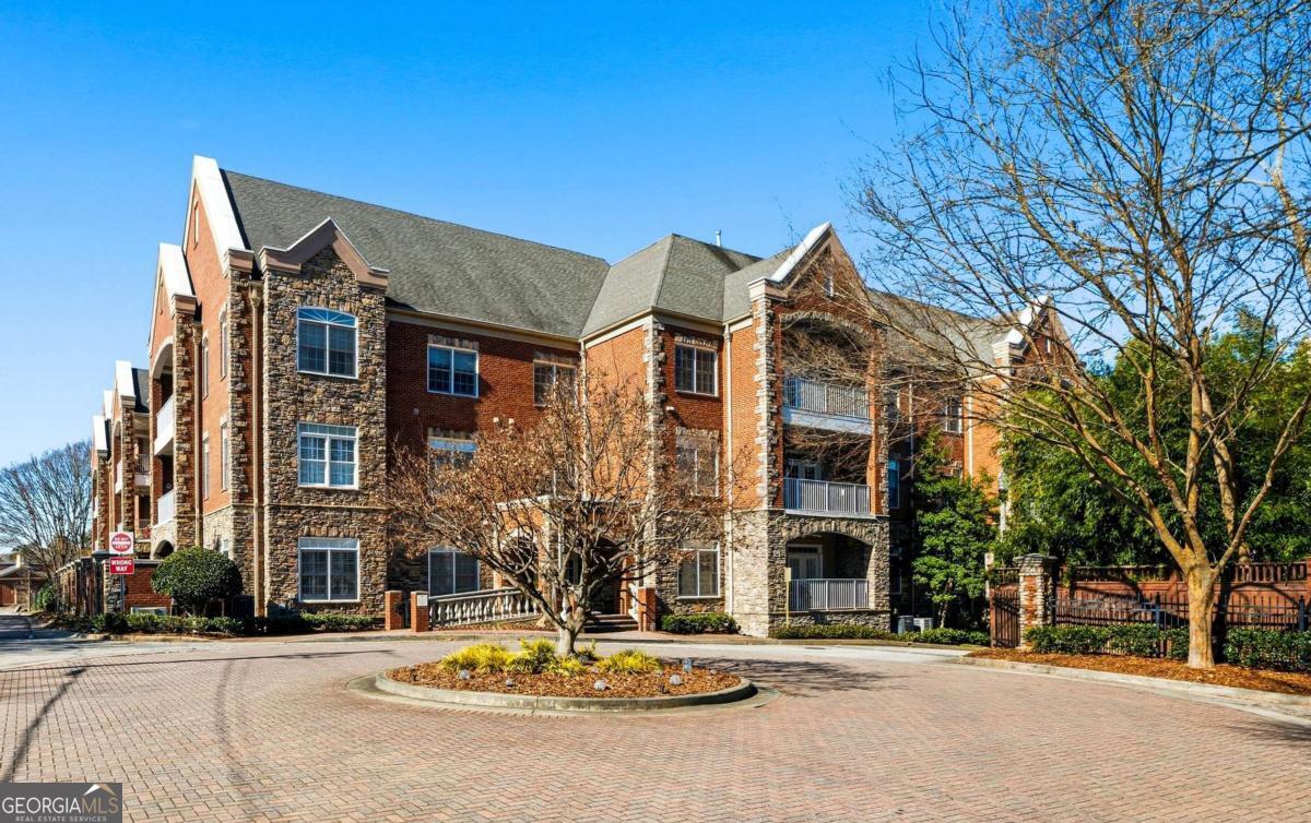 417 Clairemont Avenue # 319