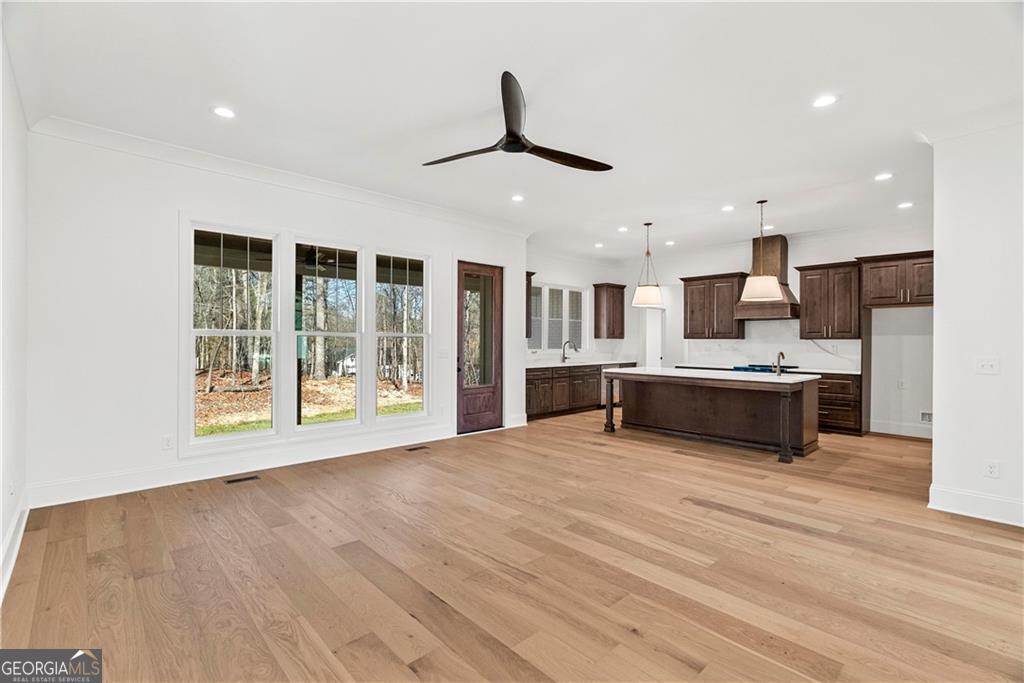 301 Windy Hill Drive Property Photo 8