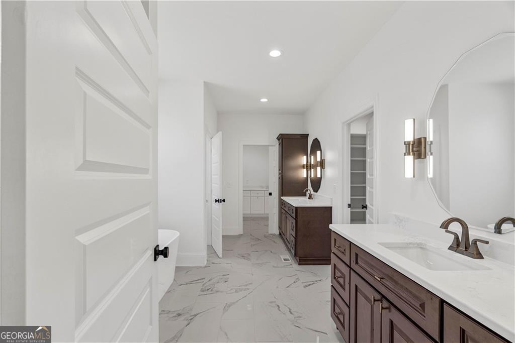 301 Windy Hill Drive Property Photo 21