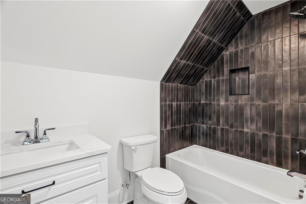 301 Windy Hill Drive Property Photo 28