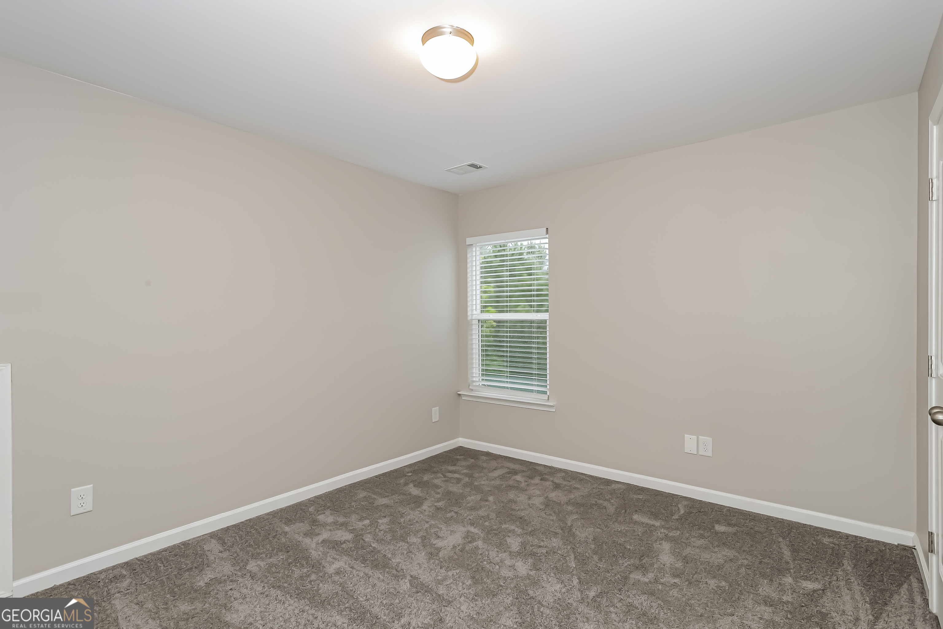 128 Hood Park Drive Property Photo 9