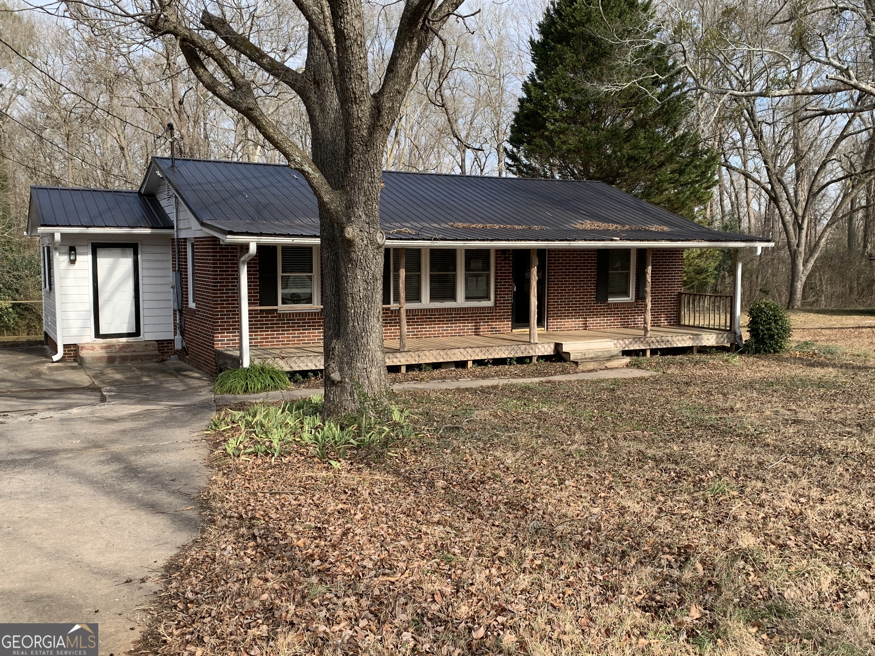 145 Glendale Drive Property Photo 1