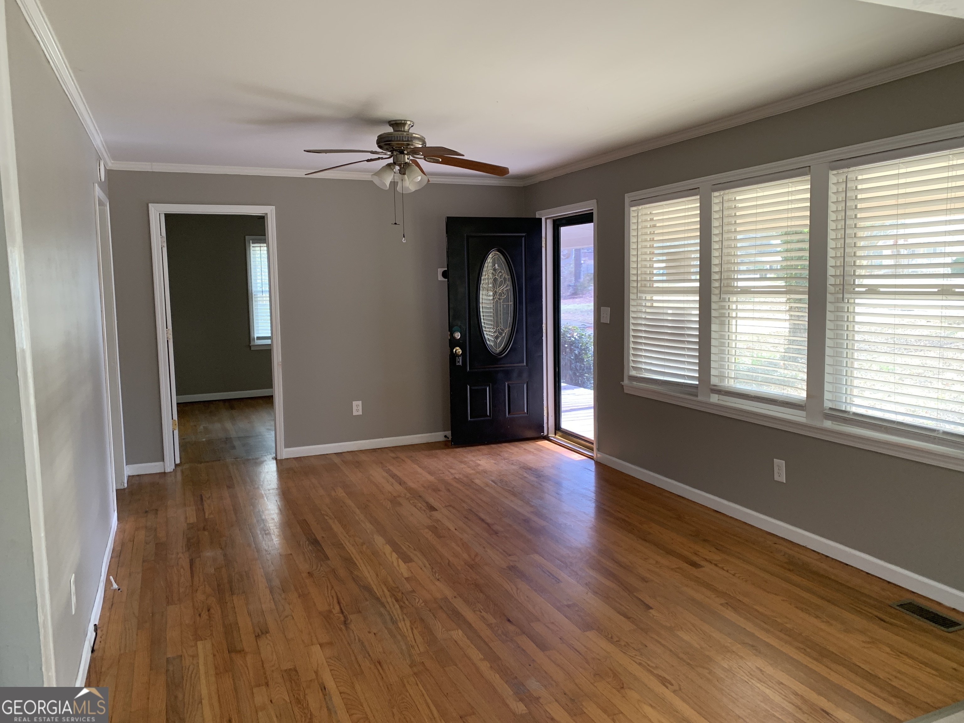 145 Glendale Drive Property Photo 2