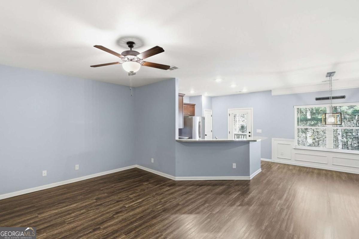 112 Spring Way Square Property Photo 7
