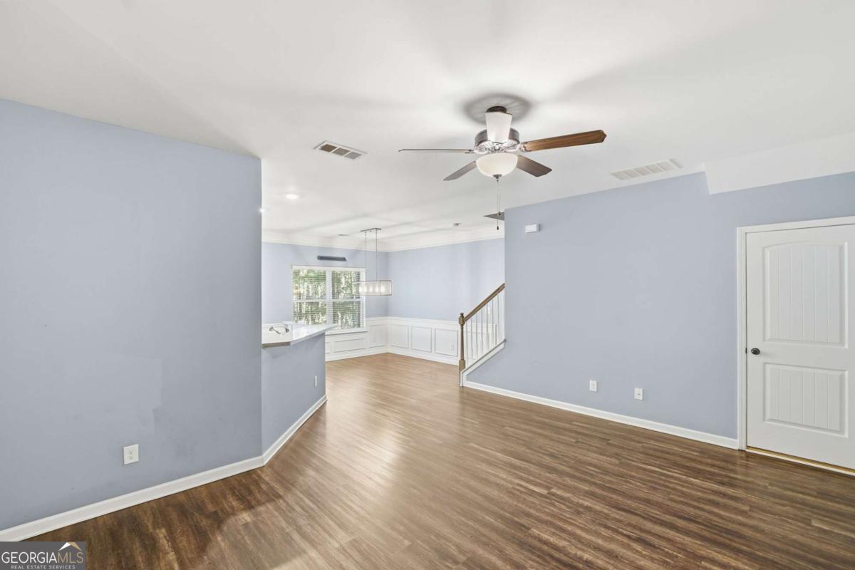 112 Spring Way Square Property Photo 8