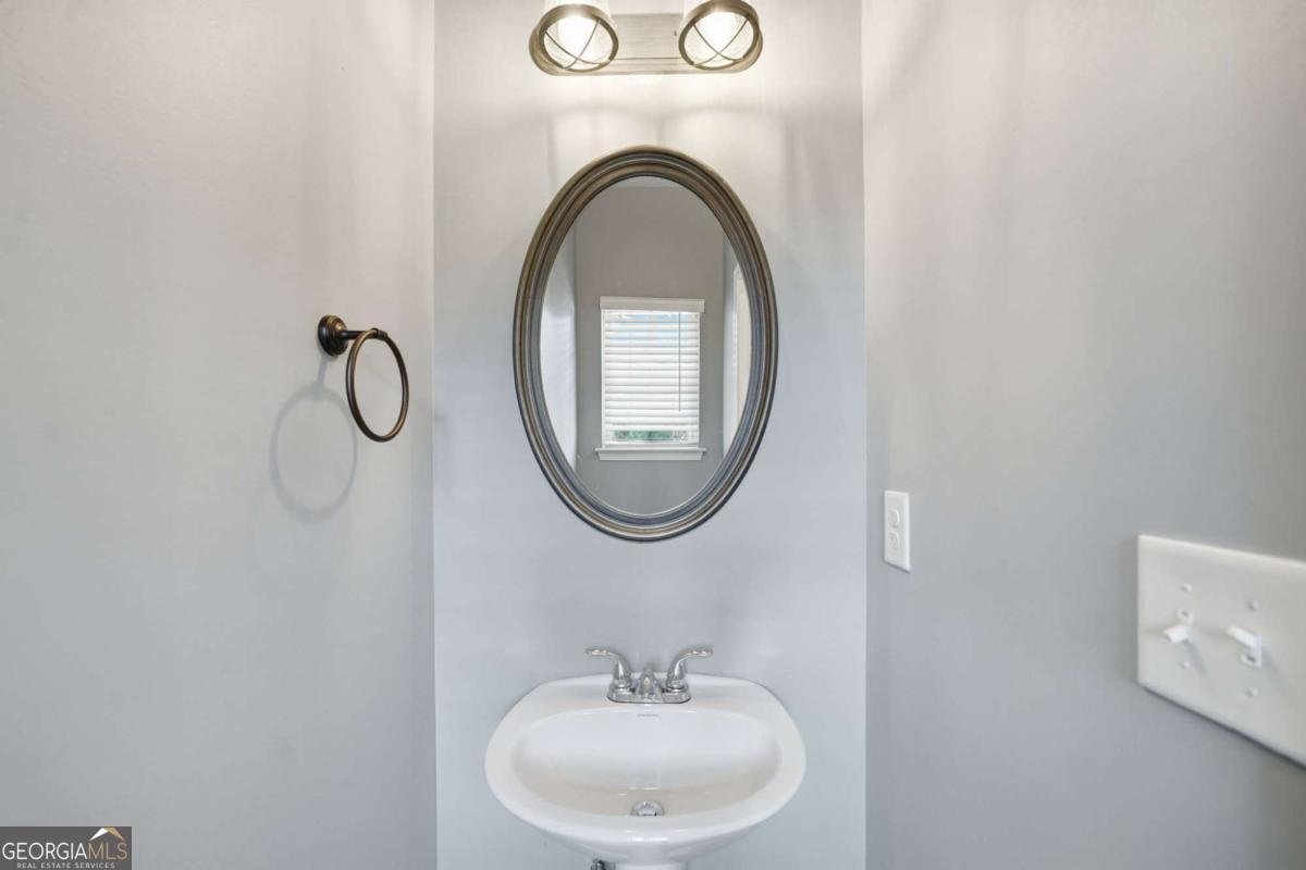 112 Spring Way Square Property Photo 13