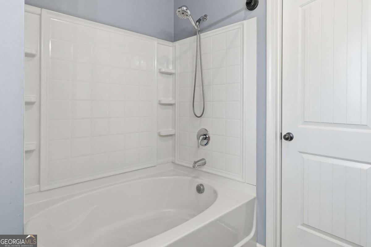112 Spring Way Square Property Photo 23