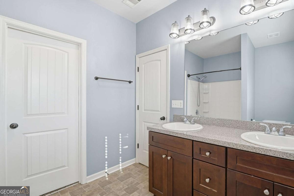 112 Spring Way Square Property Photo 24