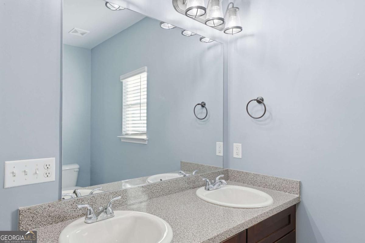 112 Spring Way Square Property Photo 26