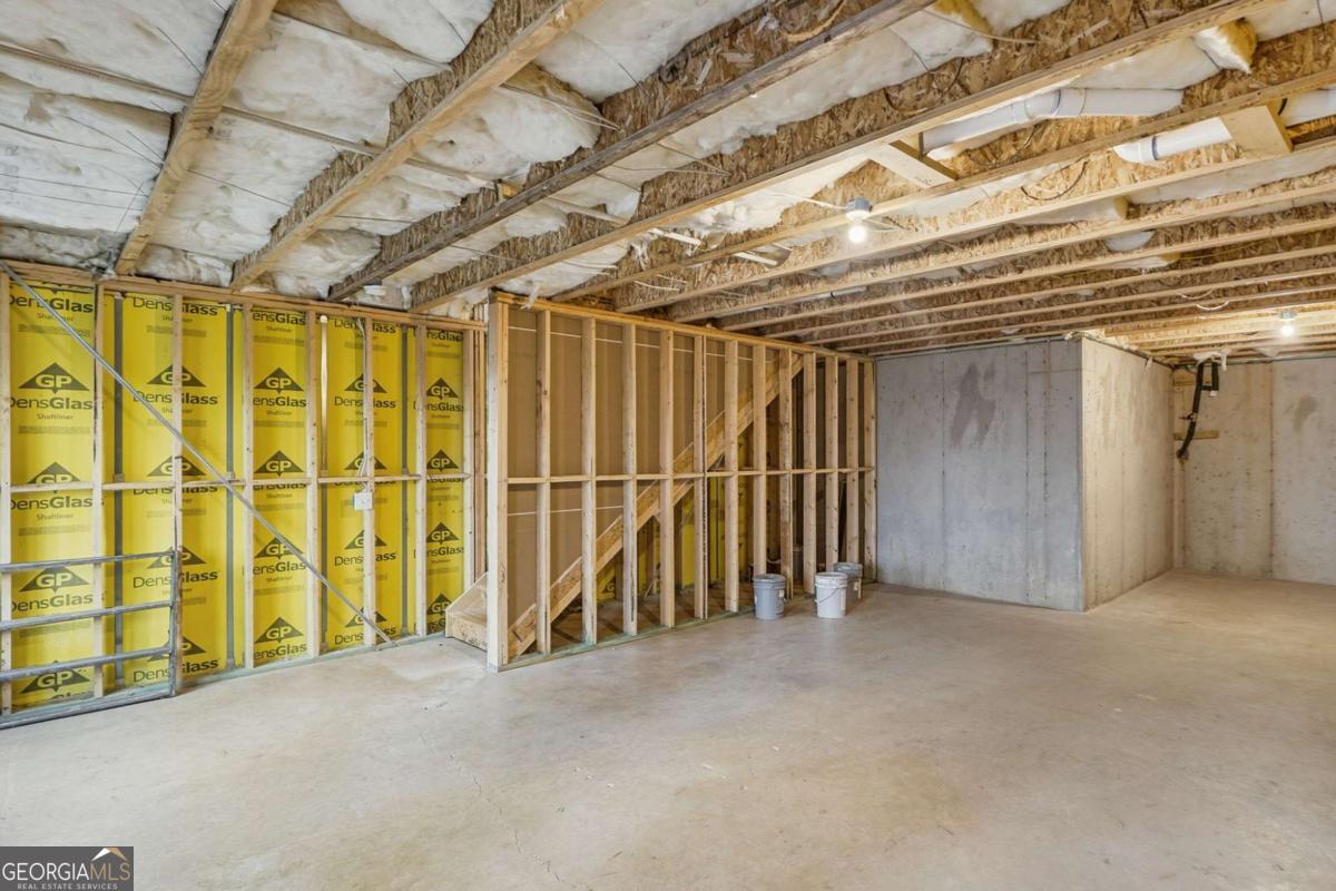 112 Spring Way Square Property Photo 30