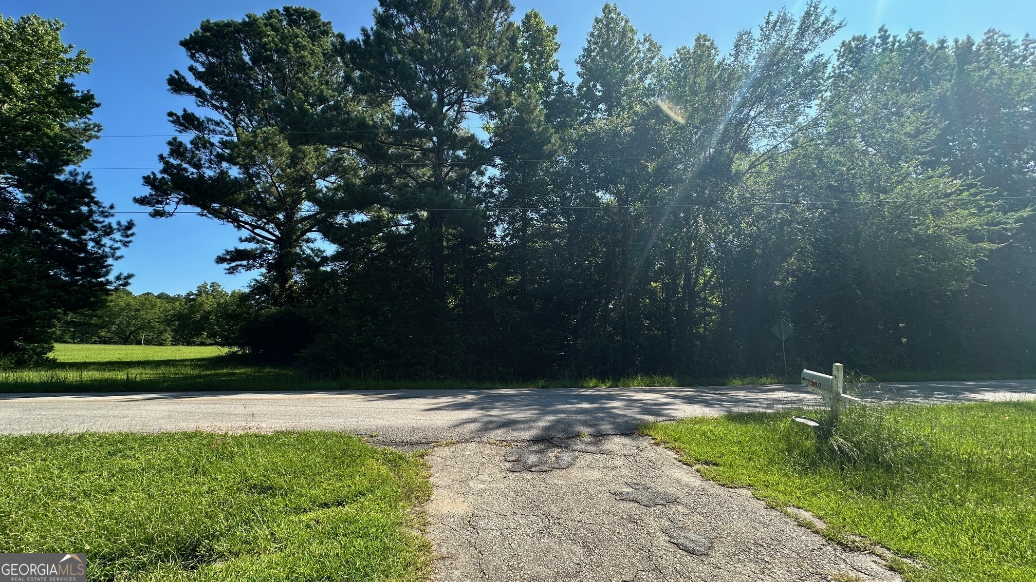 0.94 AC Warren Road