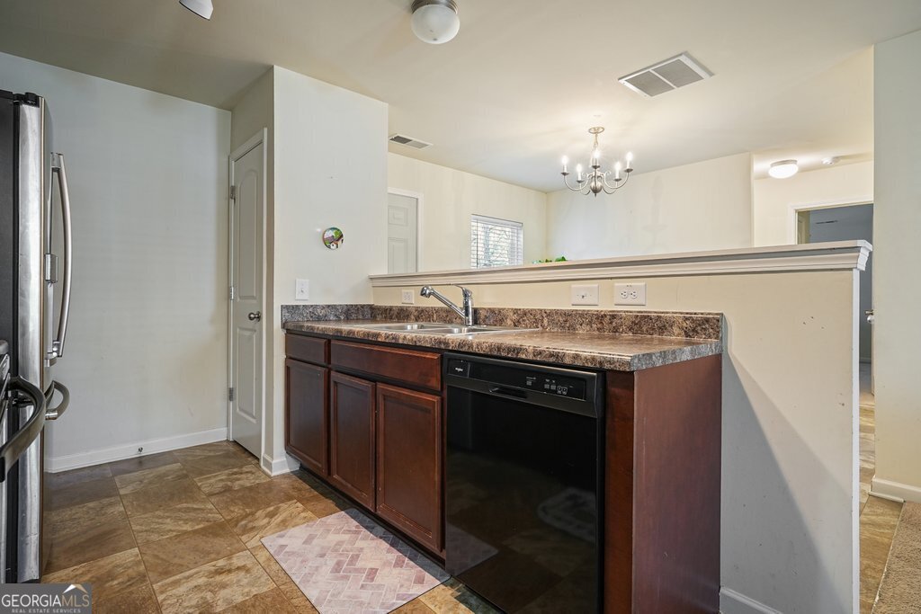 18 Oxford Lane Property Photo 11