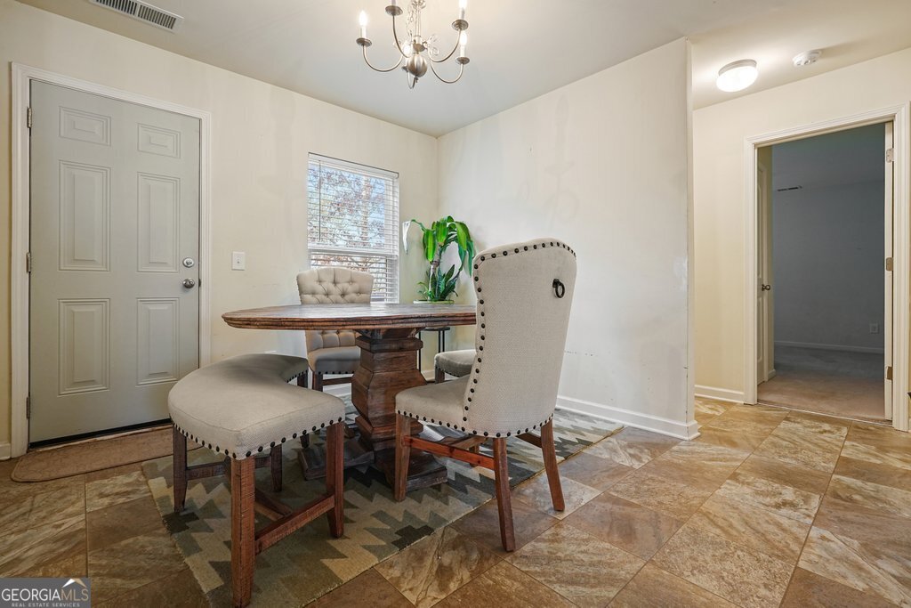 18 Oxford Lane Property Photo 13