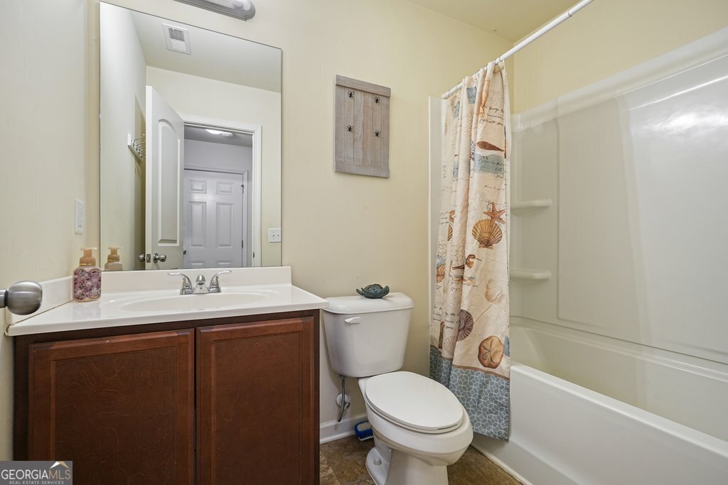 18 Oxford Lane Property Photo 15