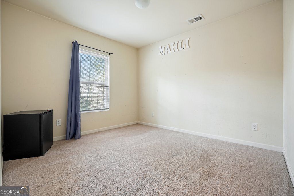 18 Oxford Lane Property Photo 16