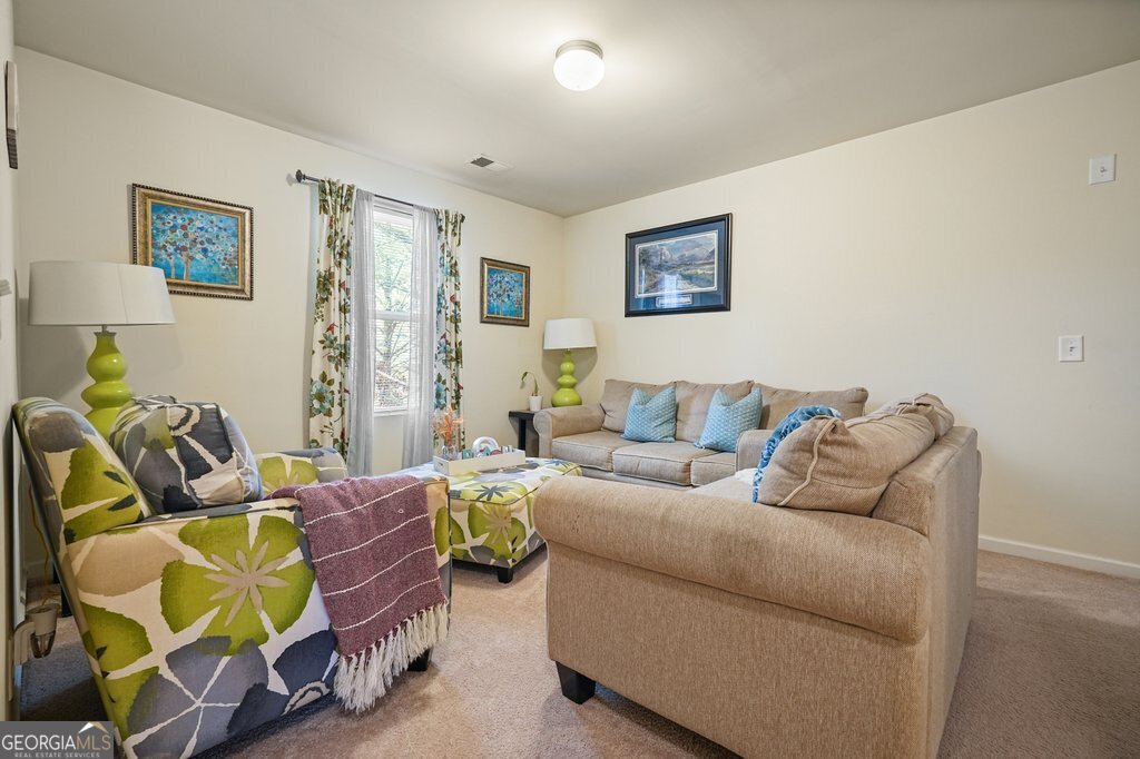 18 Oxford Lane Property Photo 18