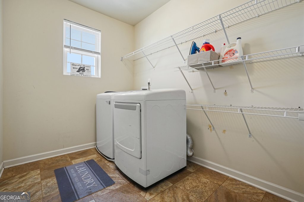 18 Oxford Lane Property Photo 24