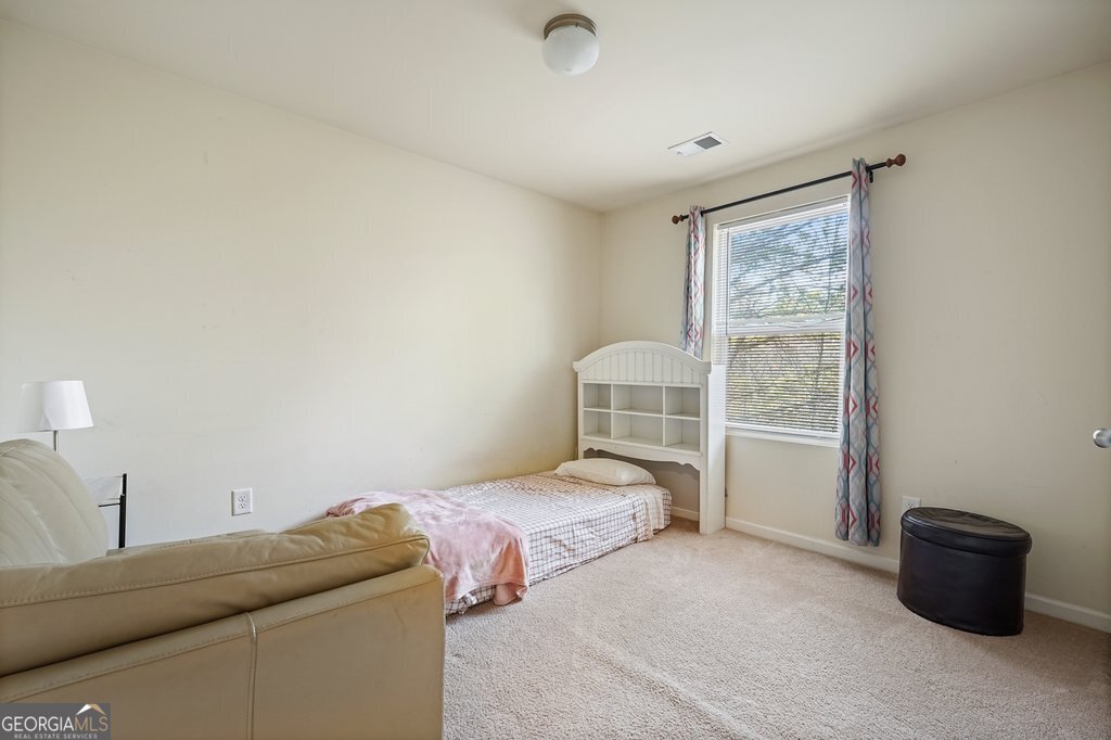18 Oxford Lane Property Photo 25