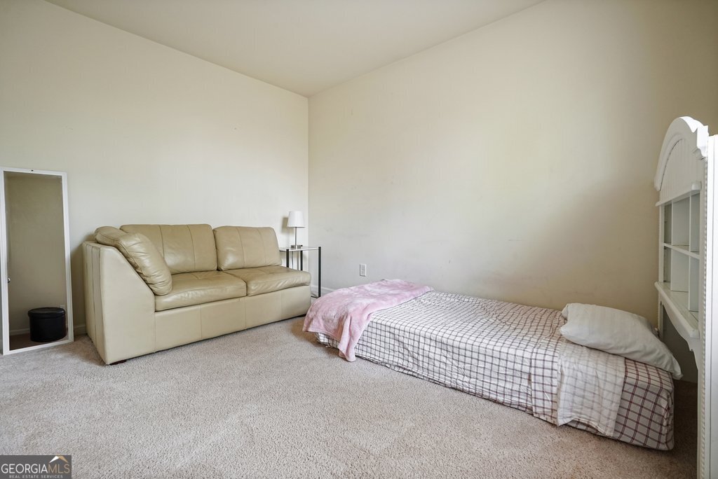 18 Oxford Lane Property Photo 26