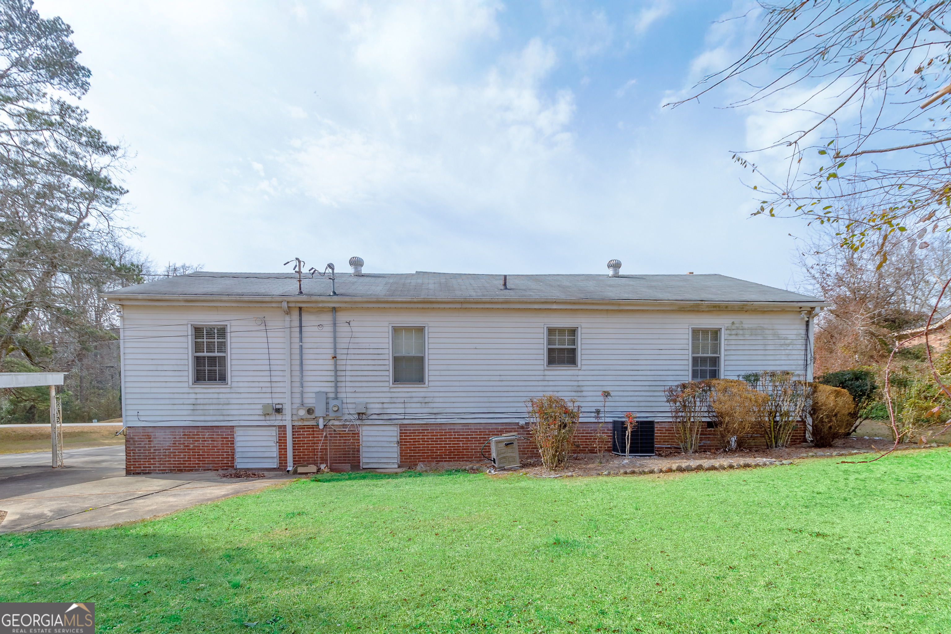 317 Georgia Avenue Property Photo 4