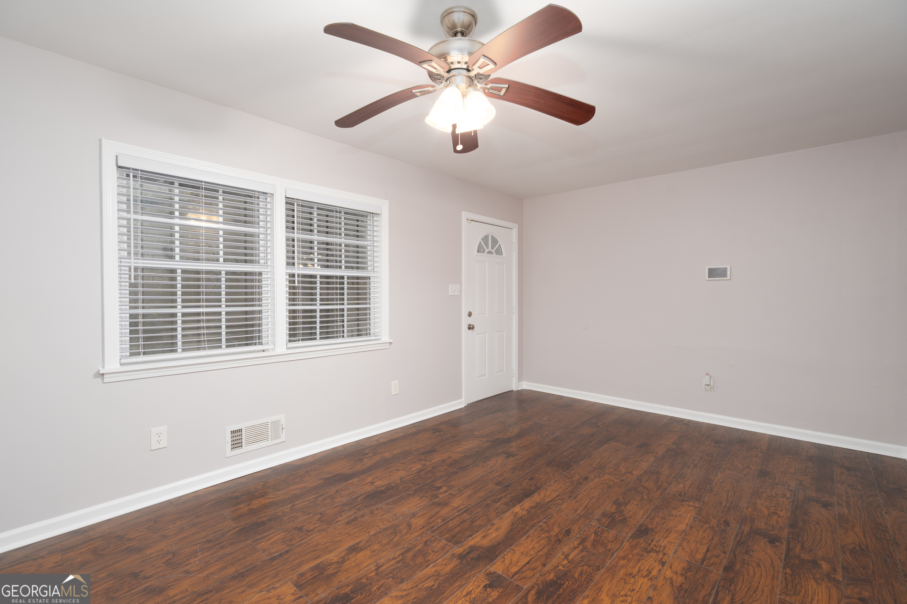 4770 Campbell Drive Property Photo 2