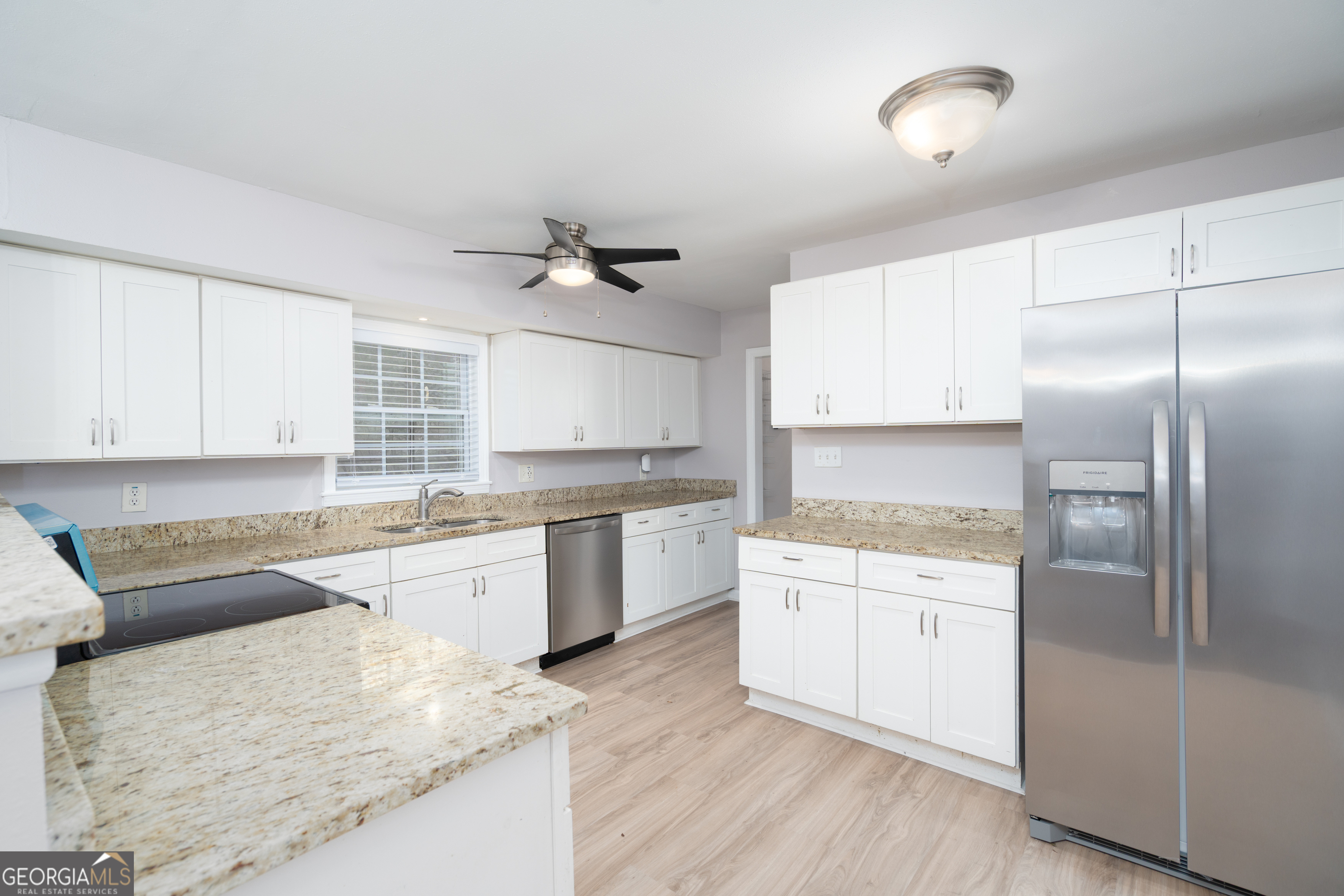 4770 Campbell Drive Property Photo 4