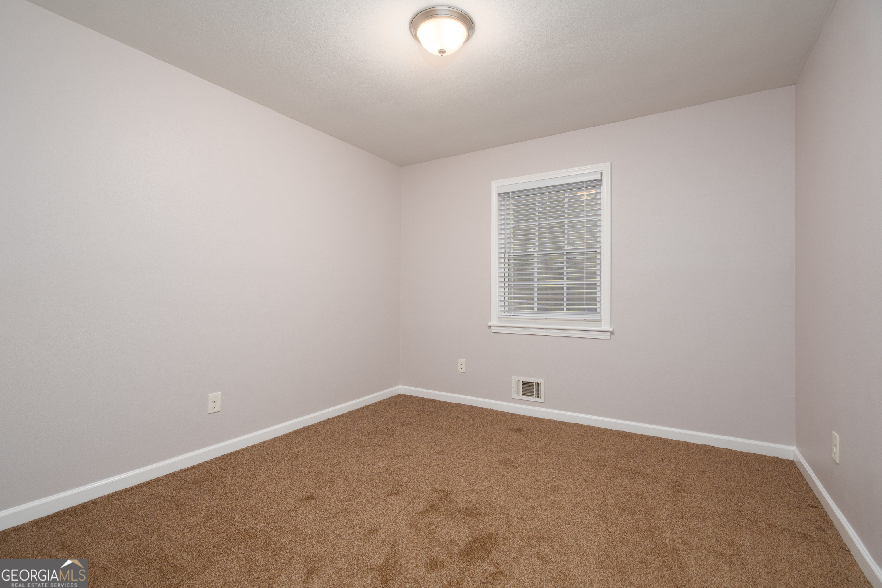4770 Campbell Drive Property Photo 11