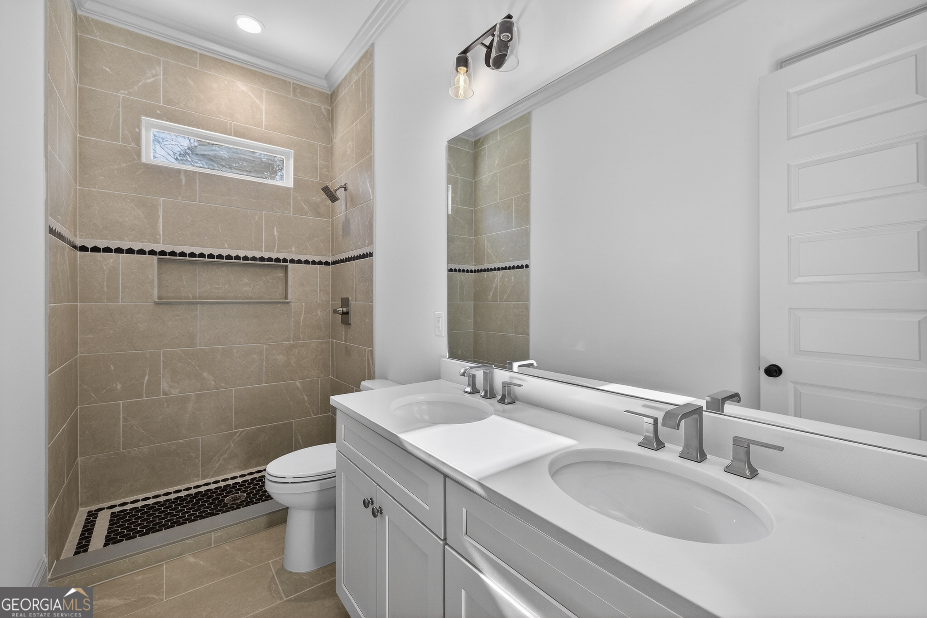 2390 A Club Drive Property Photo 36