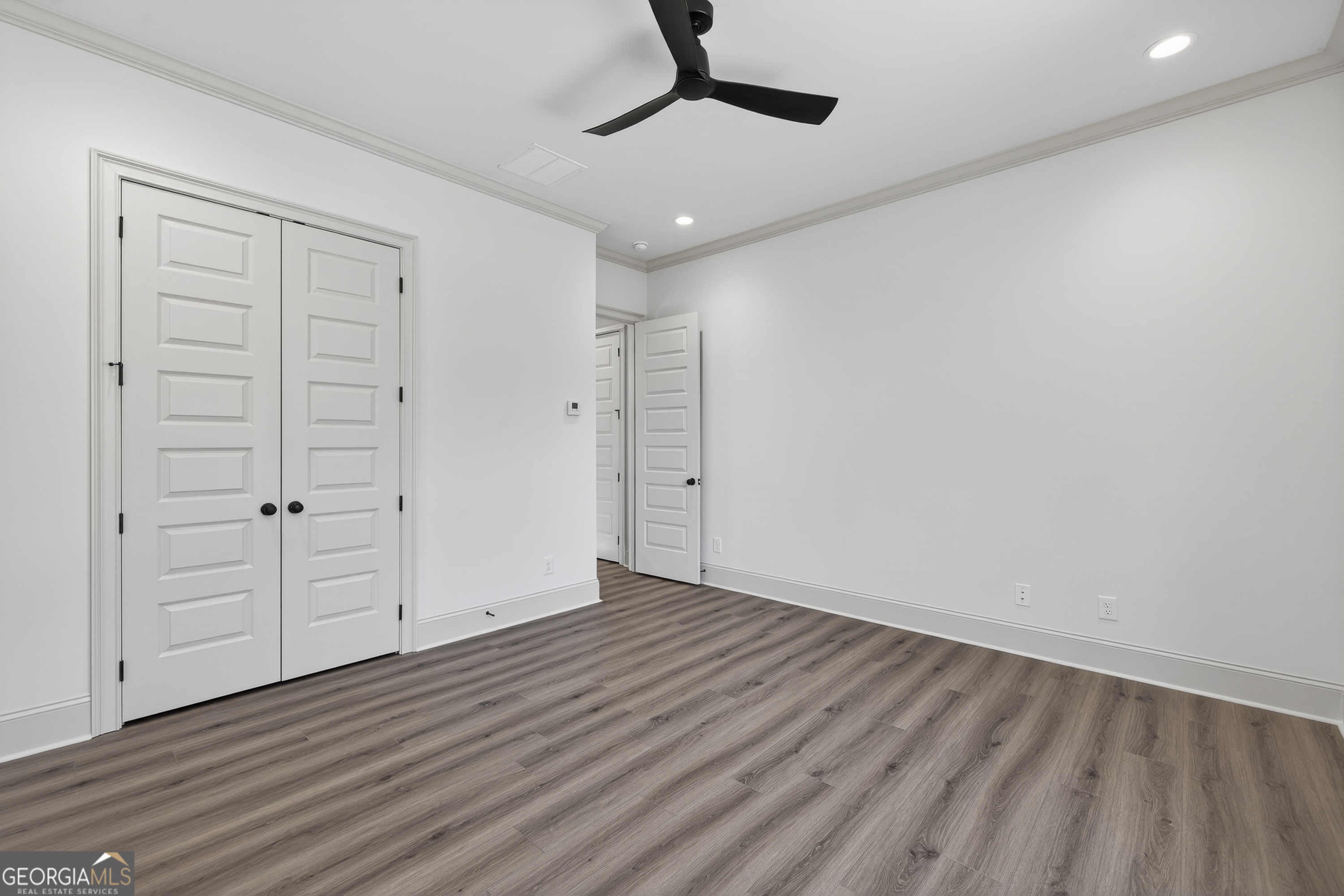 2390 A Club Drive Property Photo 38