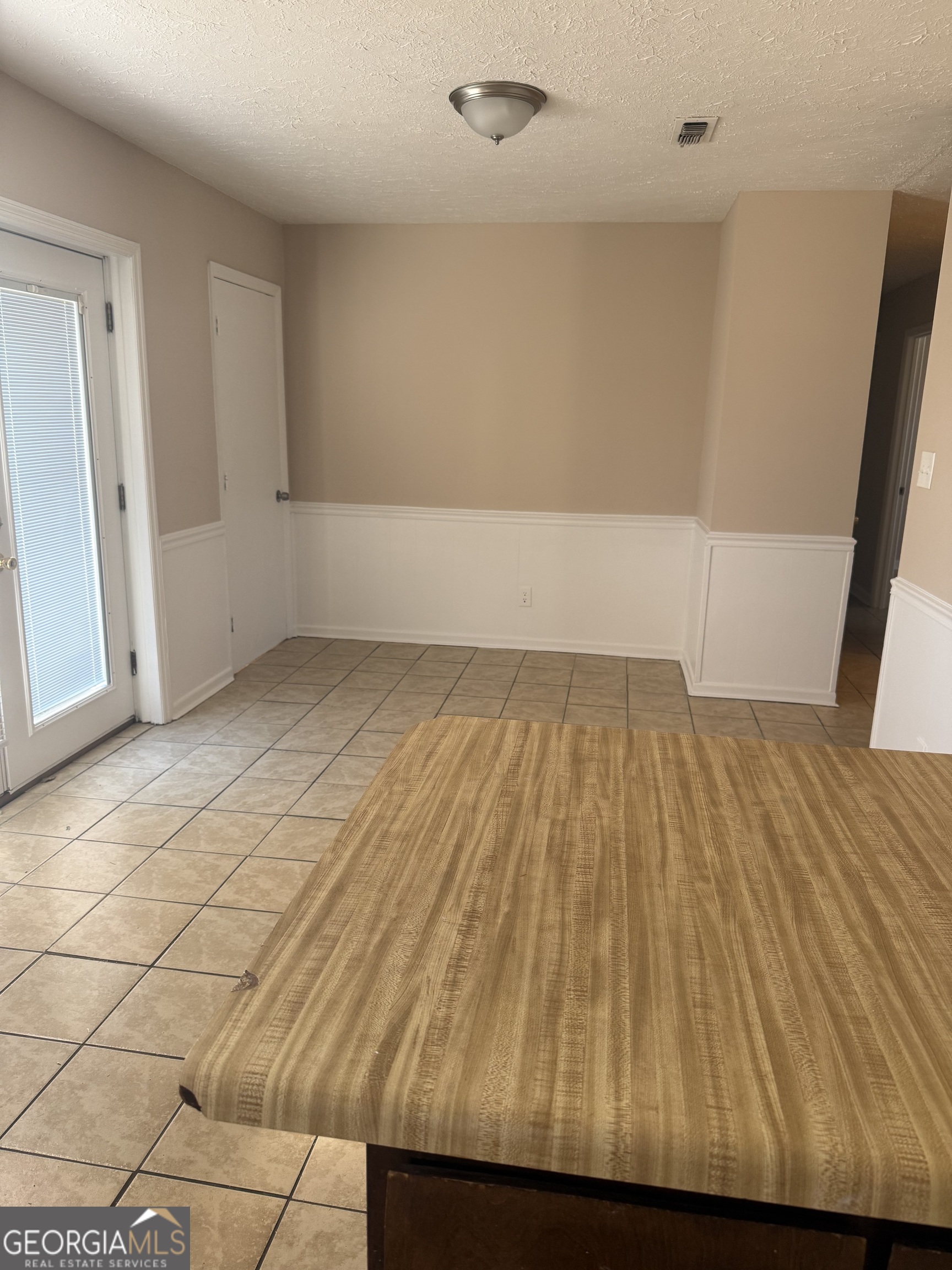 3859 Fairington Drive Property Photo 5