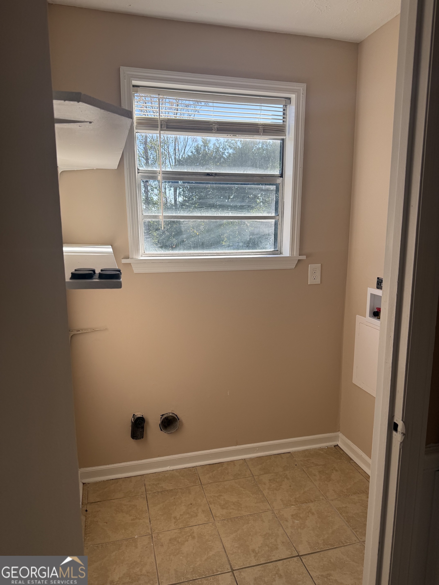 3859 Fairington Drive Property Photo 6