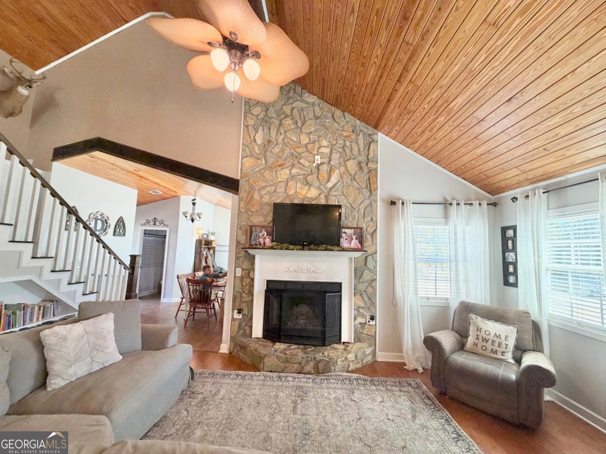 3231 Pear Avenue Property Photo 8