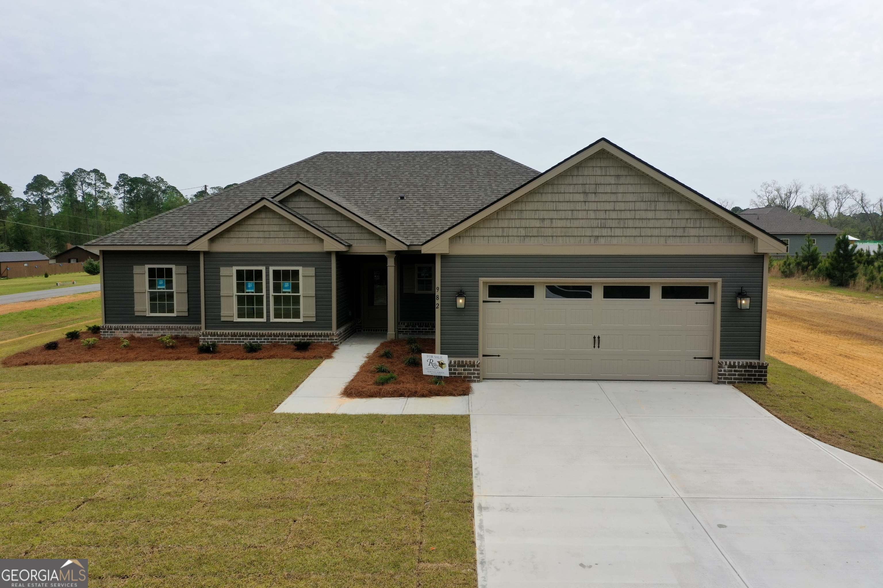 982 Mccranie Drive Property Photo 1
