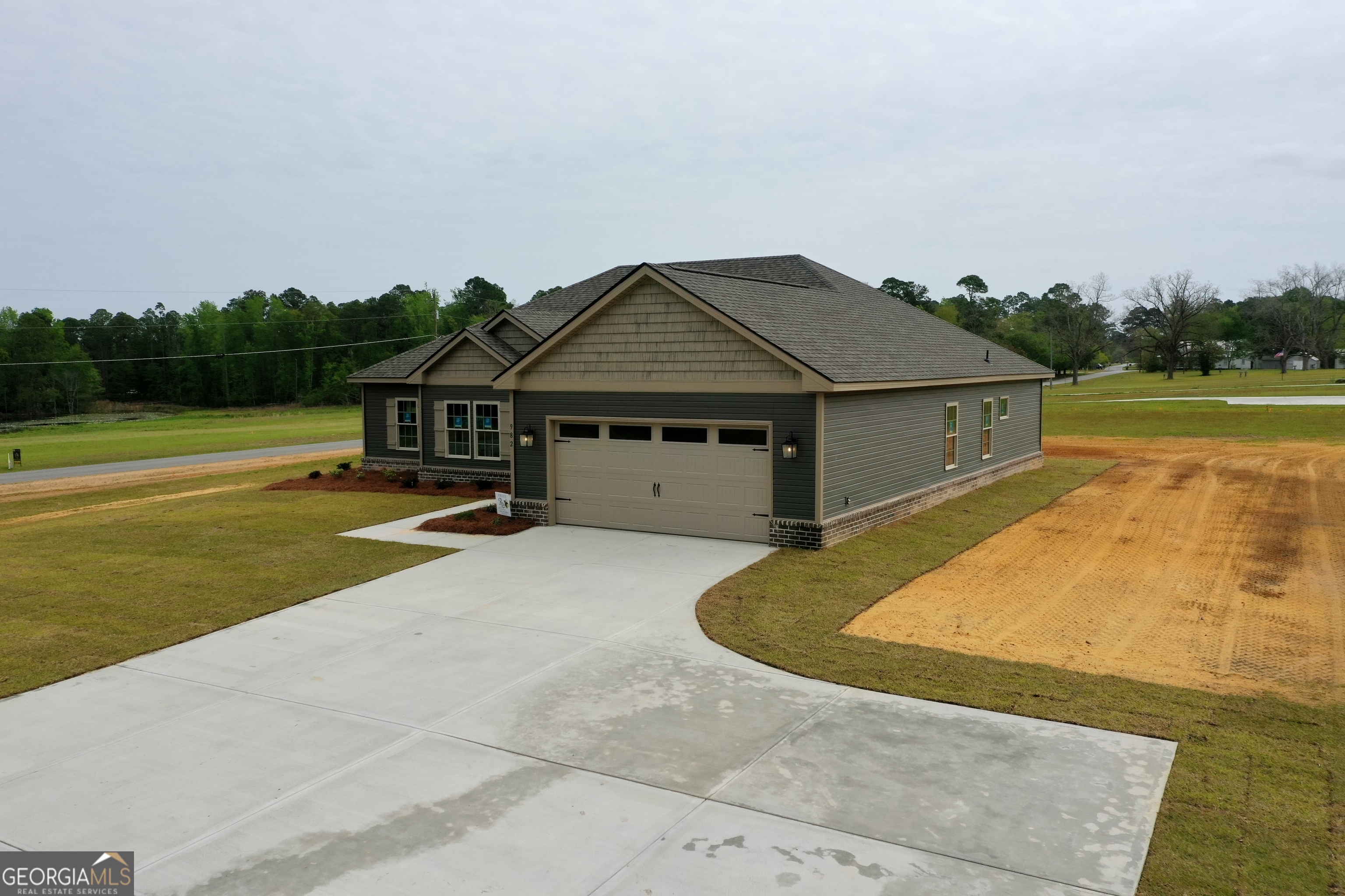 982 Mccranie Drive Property Photo 2