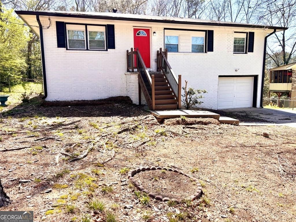2834 Green Trail Drive Property Photo 4