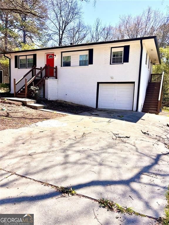 2834 Green Trail Drive Property Photo 5