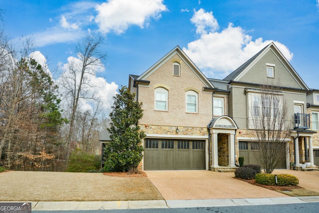 601 Abbington River Lane Property Photo 4