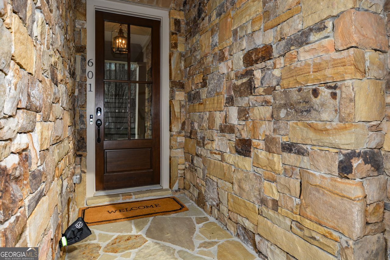 601 Abbington River Lane Property Photo 6