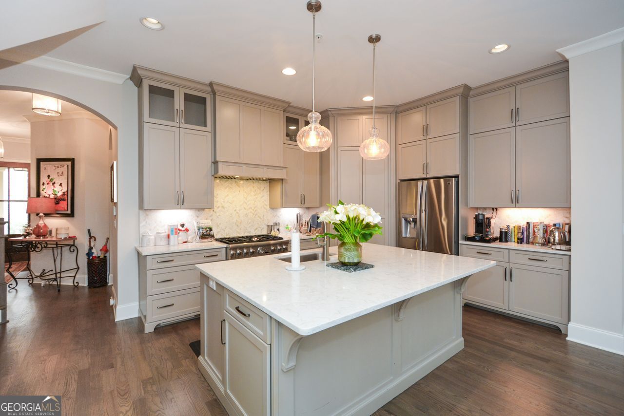 601 Abbington River Lane Property Photo 11