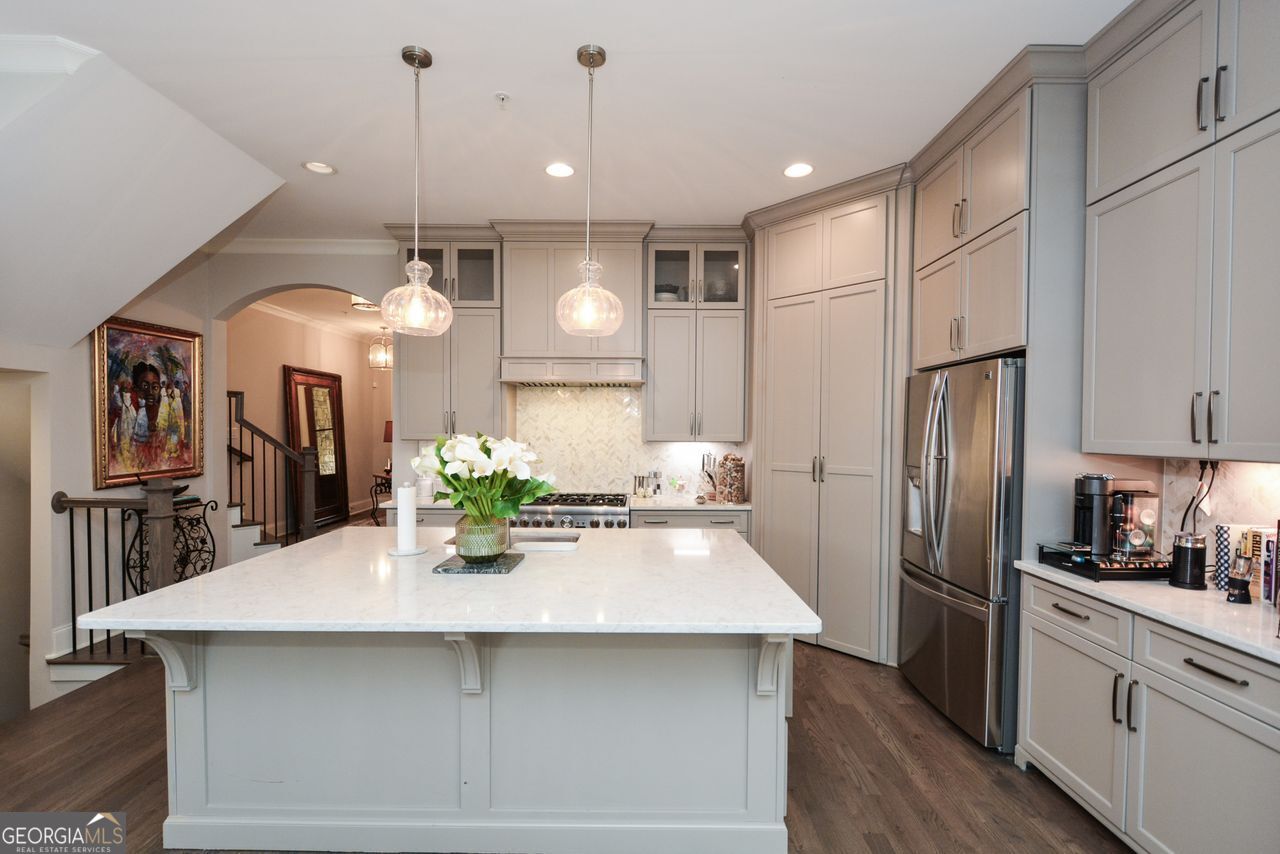 601 Abbington River Lane Property Photo 12