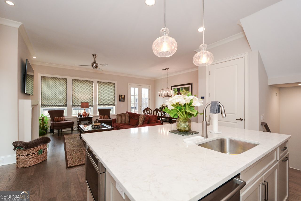 601 Abbington River Lane Property Photo 14