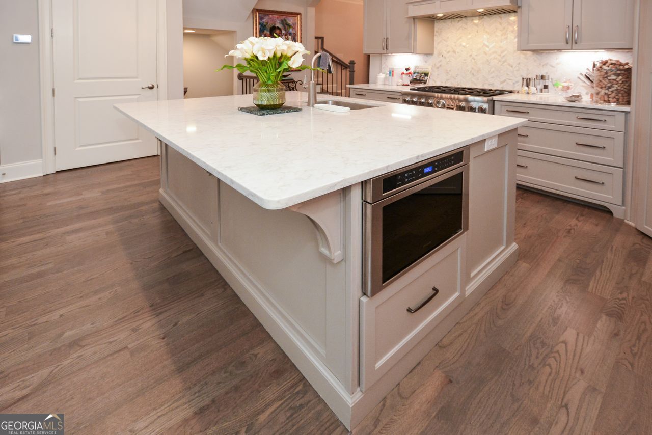 601 Abbington River Lane Property Photo 15