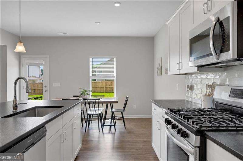 34 Rock Foot Way Se Property Photo 3