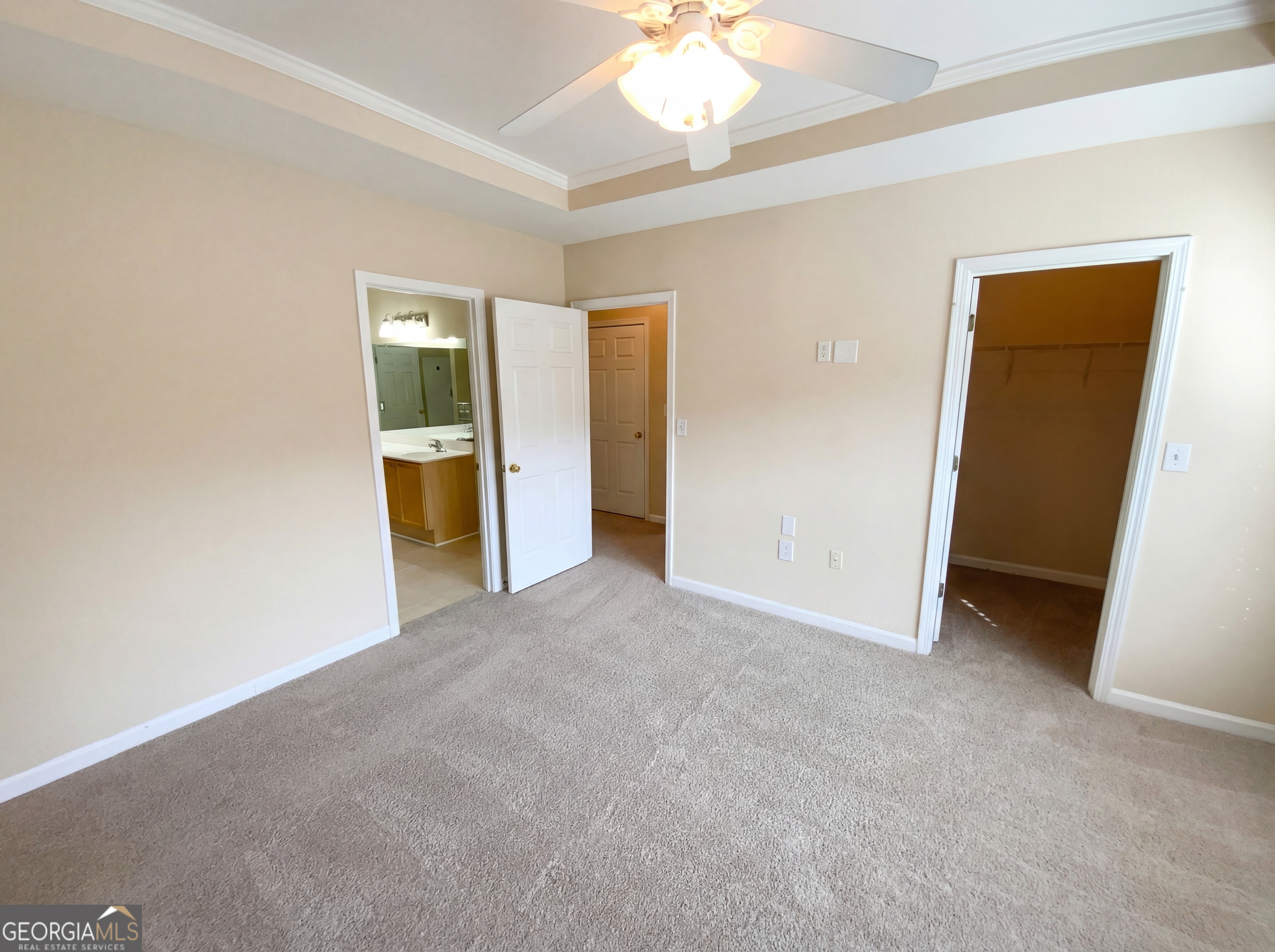 522 Sandringham Drive # 522 Property Photo 4