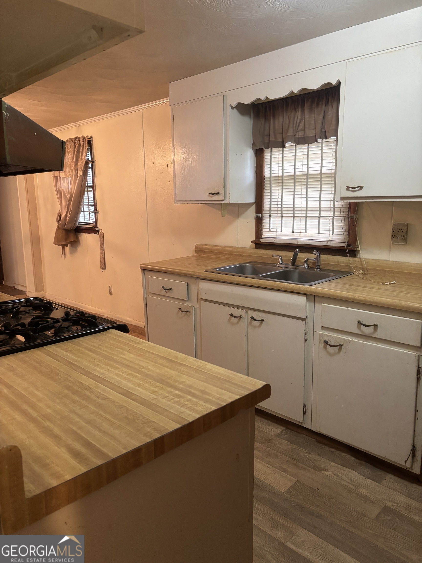 3816 Log Cabin Drive Property Photo 11