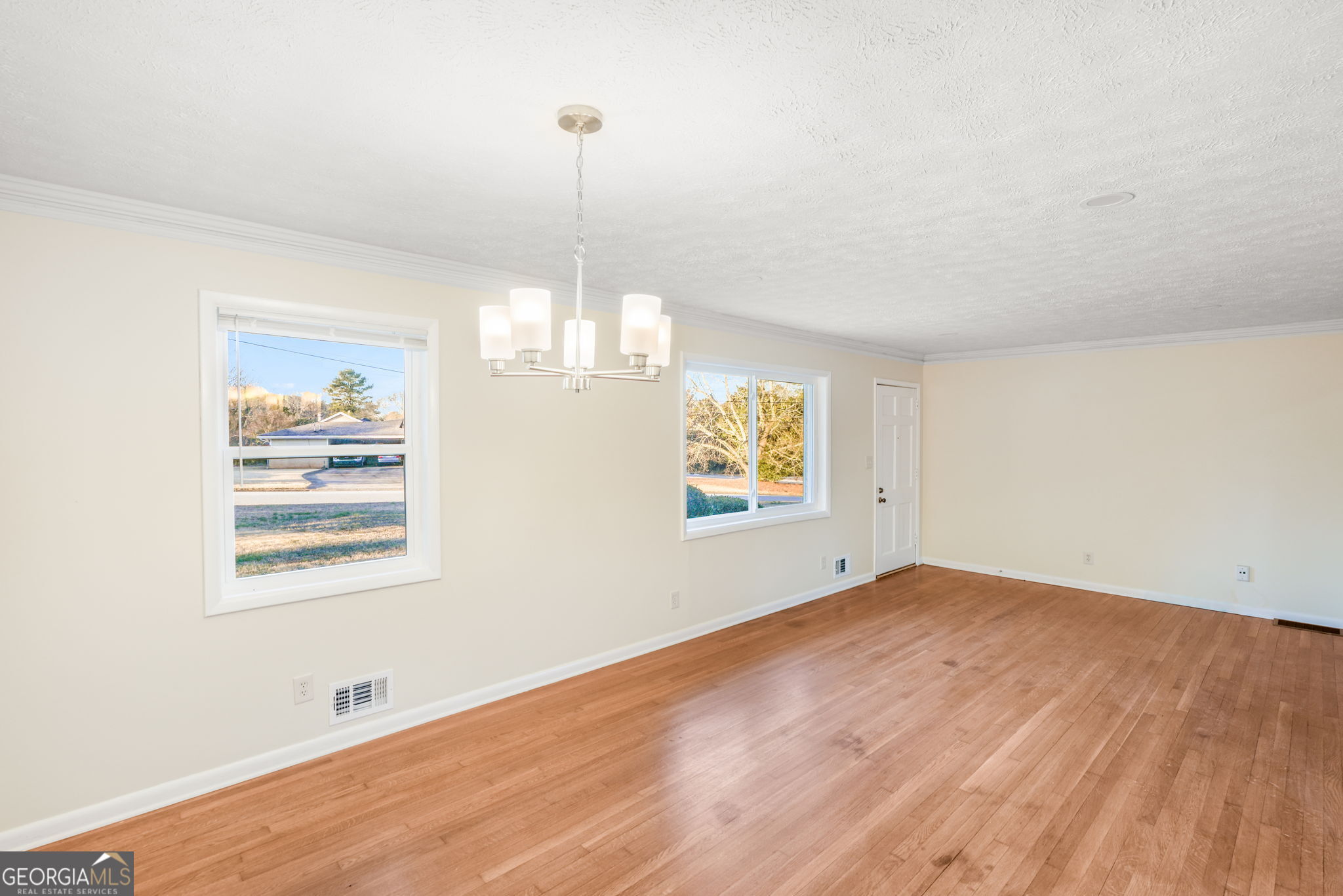 3924 Barr Circle Property Photo 5