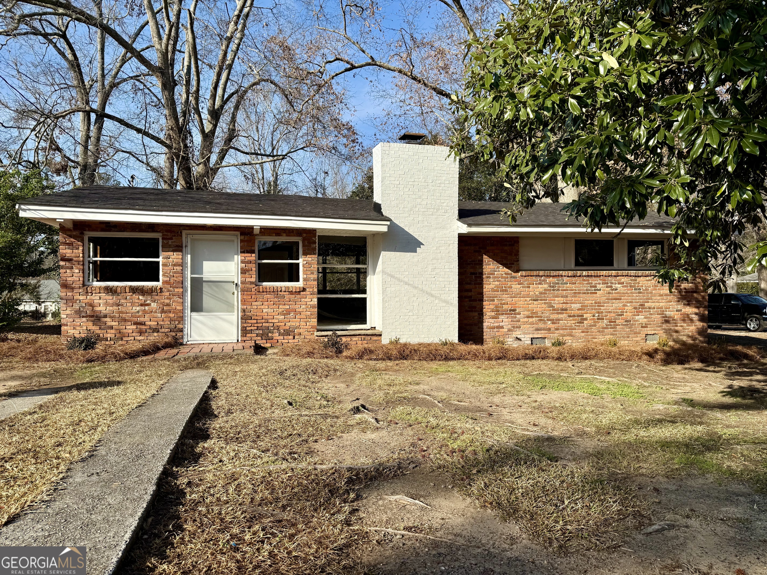 609 Hillcrest Drive Property Photo 2